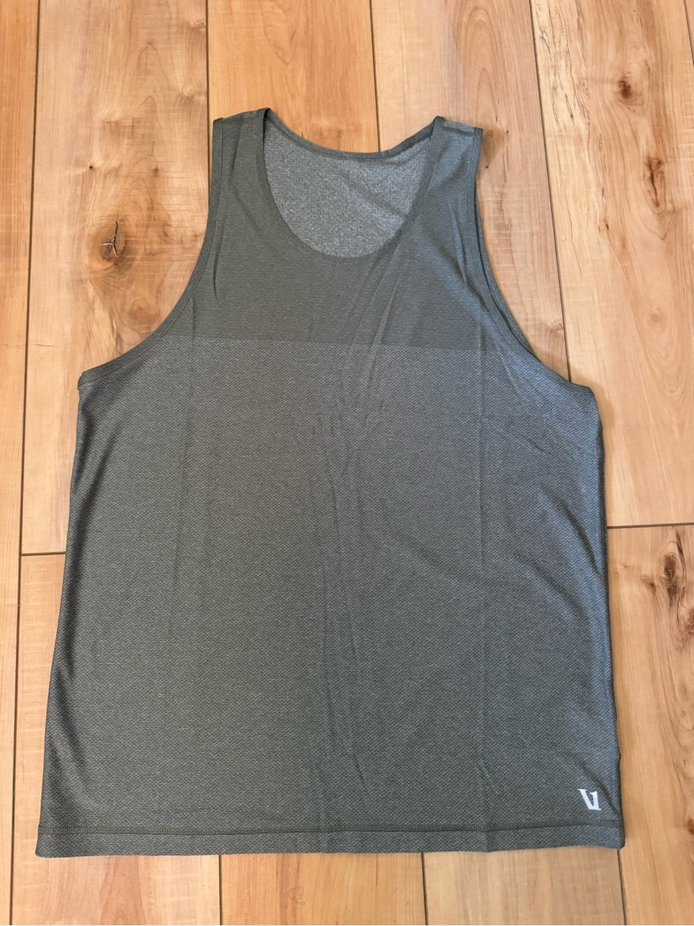 Men's Gray Performance Vuori Tank Size Large